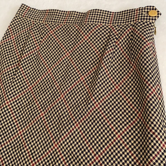 Louis Feraud | Wool Flax Blend Houndstooth Knee Length Skirt Camel/Blue/Red (4) - Picture 4 of 16
